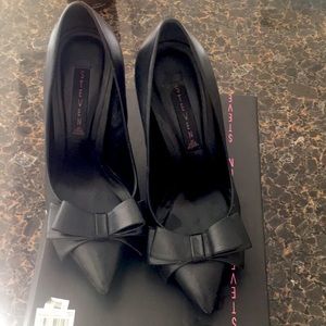 STEVEN by Steve Madden Leather classic pumps S7